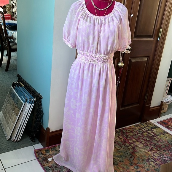 Ann Taylor fact.  Maxi dress  lavender/white floral pattern  sheer/ lining  Sz M - Picture 2 of 16
